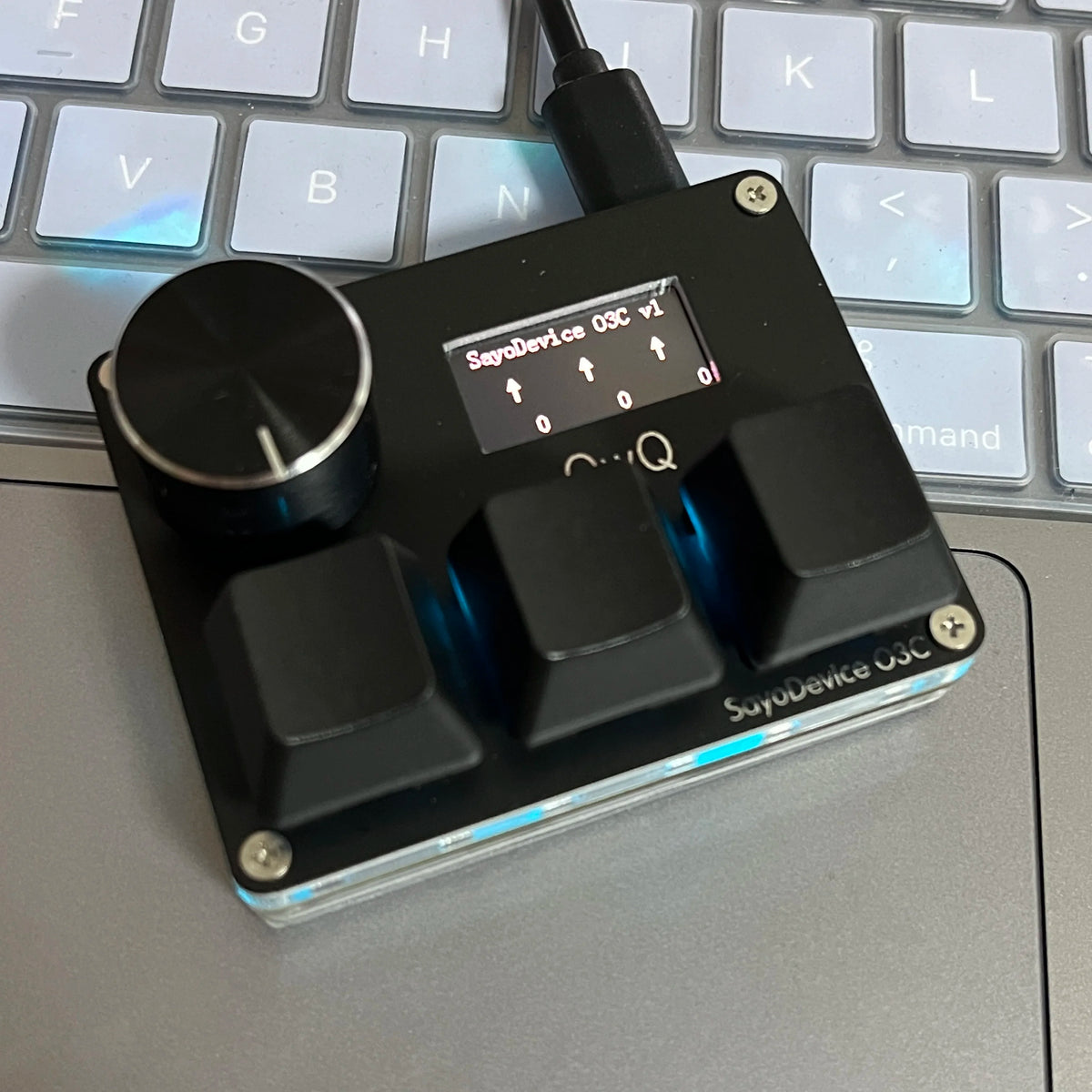 SayoDevice O3C rapid trigger keypad with knob and small color screen